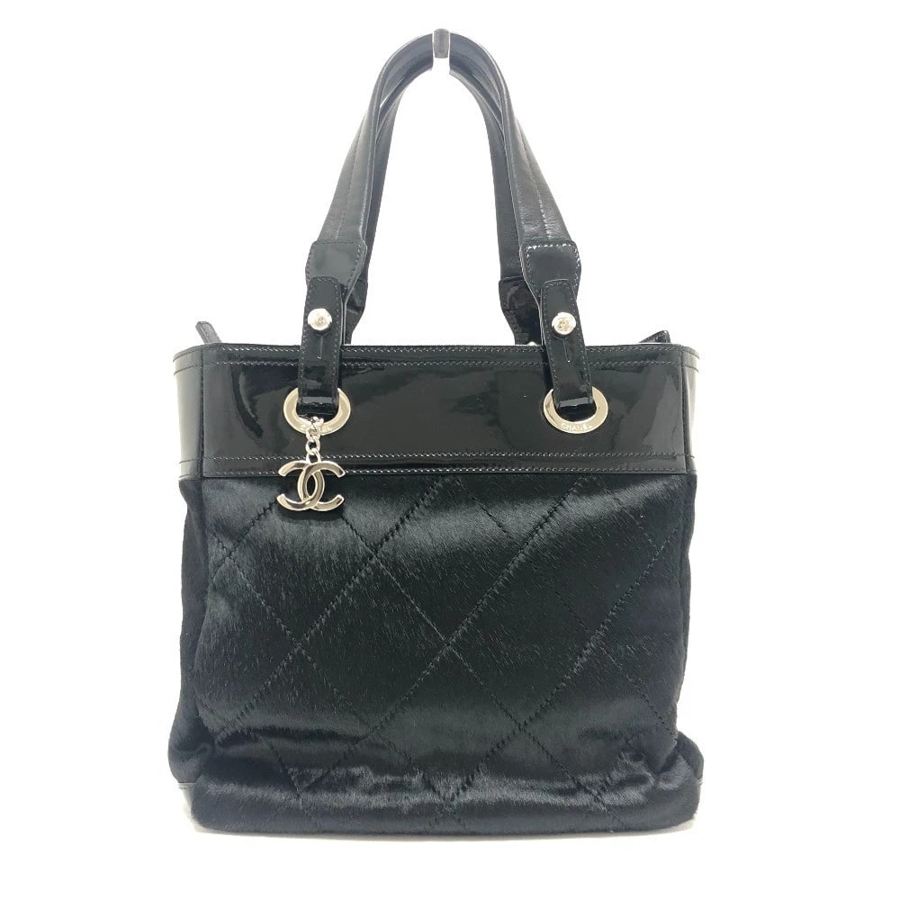 CHANEL CC CC MARK PARIS BIARRITZ PM TOTE BAG: CHANEL CC CC Mark Paris Biarritz PM Tote Bag Brand: CHANEL Type/Style: Tote Bag Material: enamel / Pony-Hair Color: Black / SilverHardware Size: W10.2xH10.2xD4.7inch / W26cmxH26cmxD12cm Handle: 15.7in