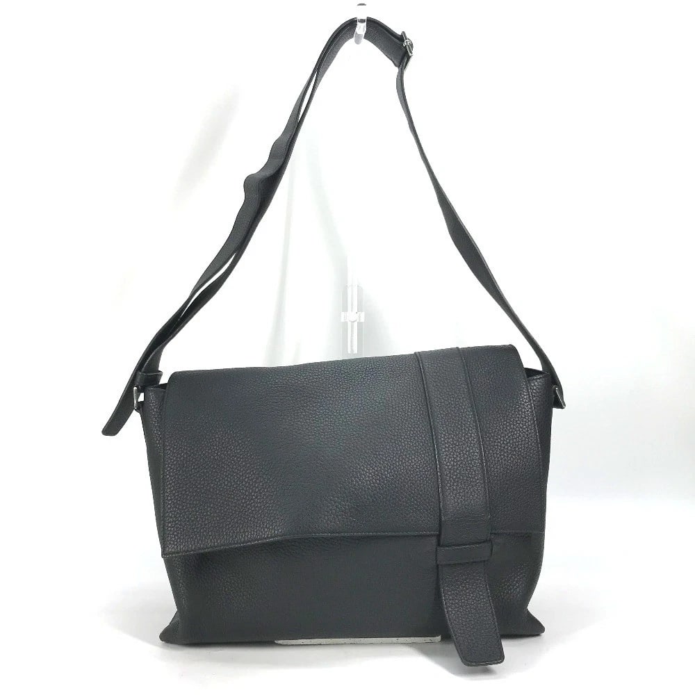 HERMES CROSSBODY BAG SAC ALFRED 35 MESSENGER BAG: HERMES Crossbody bag Sac Alfred 35 Messenger bag Brand: HERMES Type/Style: Shoulder Bag Material: Taurillon Clece Color: Black Size: W13.4xH9.1xD4.3inch / W34cmxH23cmxD11cm Accessories: None <