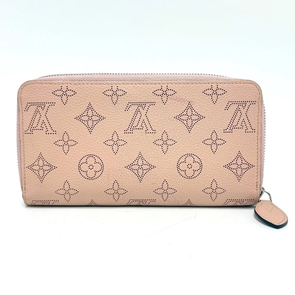 LOUIS VUITTON ZIPPY WALLET SMALL WALLET: LOUIS VUITTON Zippy Wallet Small Wallet Brand: LOUIS VUITTON Type/Style: Long Wallet Material: MonogramMahina Color: Magnolia Size: W7.7xH4.1xD1.0inch / W19.5cmxH10.5cmxD2.5cm Accessories: None