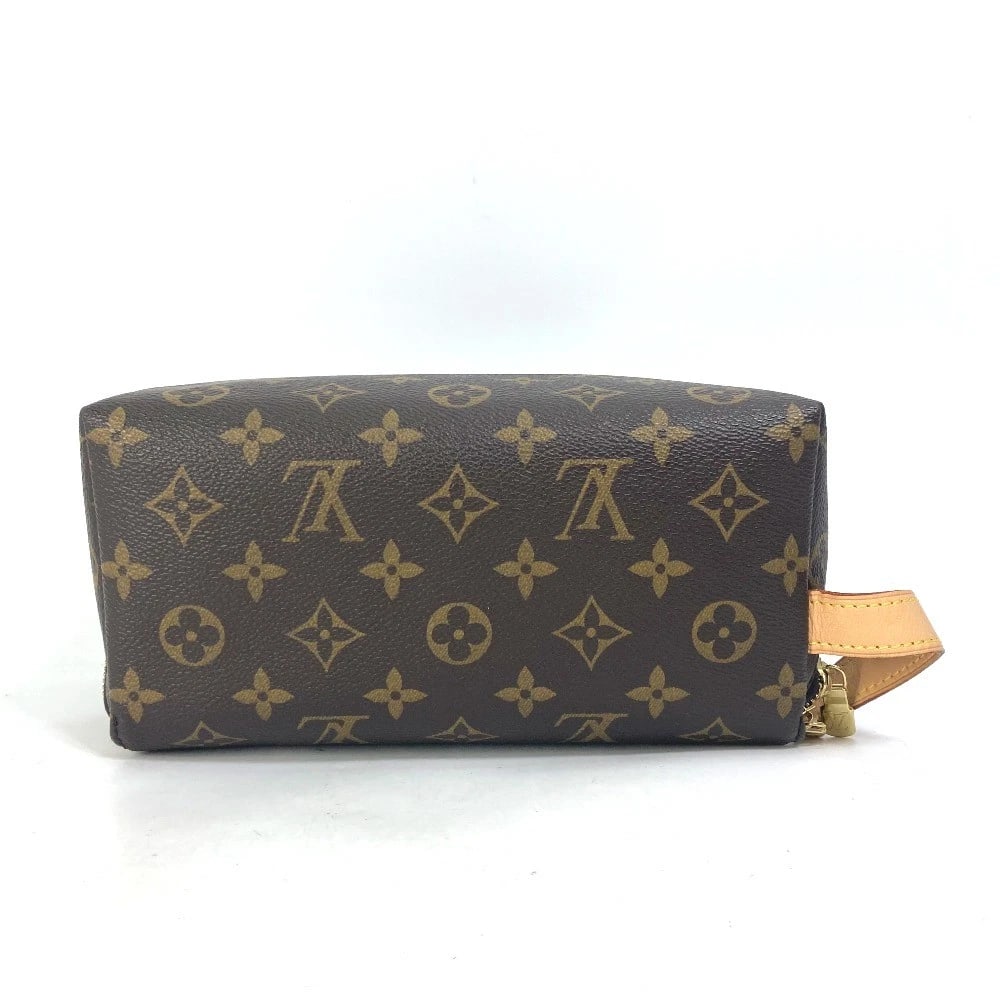 LOUIS VUITTON MONOGRAM SHOE MAINTENANCE: LOUIS VUITTON Monogram shoe maintenance Brand: LOUIS VUITTON Type/Style: Pouch Material: Mongoram Canvas Color: Brown Size: W8.3xH4.5inch / W21cmxH11.5cm Accessories: None Accessories Noti