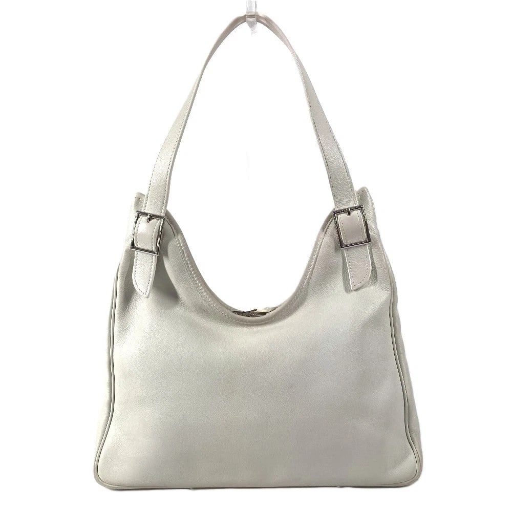 HERMES LONG WITH STRAP MASAI PM MASAI PM SHOULDER BAG: HERMES Long with Strap Masai PM Masai PM shoulder bag Brand: HERMES Type/Style: Shoulder Bag Material: Leather Color: White Size: W12.6xH7.1xD2.6inch / W32cmxH18cmxD6.5cm Accessories: None