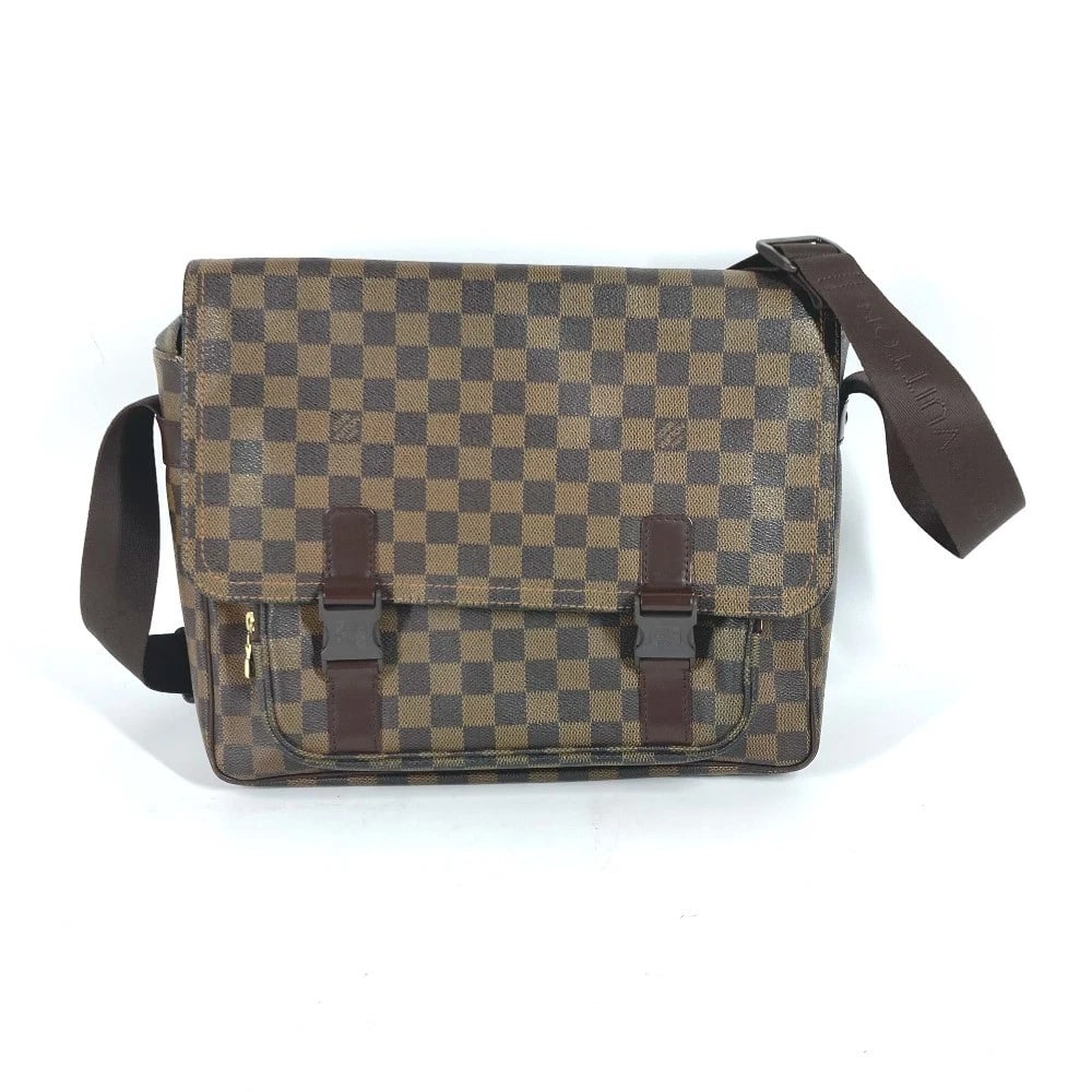 LOUIS VUITTON DAMIER MESSENGER SHOULDER BAG: LOUIS VUITTON Damier Messenger Shoulder Bag Brand: LOUIS VUITTON Type/Style: Shoulder Bag Material: Damier Canvas Color: Ebene / Brown Size: W12.4xH11.2xD3.9inch / W31.5cmxH28.5cmxD10cm Accessorie