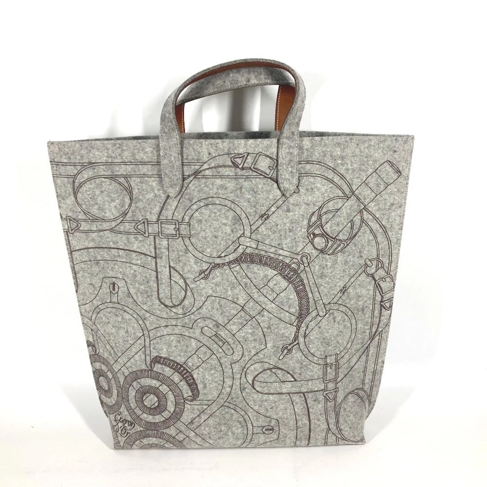 HERMES SHOULDER BAG SHOULDER BAG KARIMI GM SHOULDER BAG: HERMES Shoulder Bag Shoulder Bag Karimi GM Shoulder Bag Brand: HERMES Type/Style: Tote Bag Material: felt / Leather Color: Gray / Brown Size: W14.0xH16.9xD3.3inch / W35.5cmxH43cmxD8.5cm Accessorie