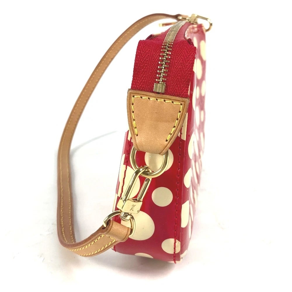LOUIS VUITTON YAYOI KUSAMA DOT INFINITY POCHETTE ACCESSORIES POUCH: LOUIS VUITTON Yayoi Kusama Dot Infinity Pochette Accessories pouch Brand: LOUIS VUITTON Type/Style: Shoulder Bag Material: Patent Leather Color: RedxWhite Size: W8.5xH4.9xD1.6inch / W21.5cmxH12.5cmxD4