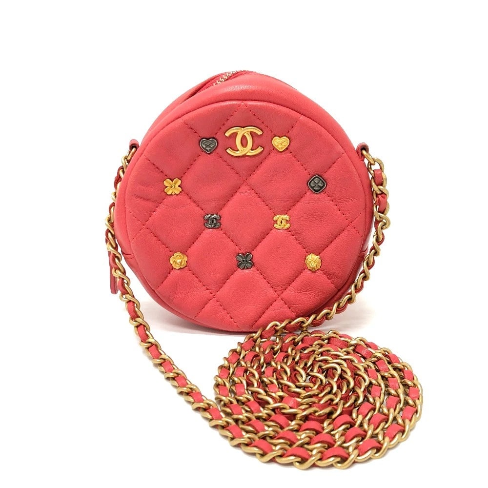 CHANEL CC MARK MATELASSE MINI ROUND CHAIN SHOULDER BAG LAMBSKIN: CHANEL CC Mark Matelasse mini round Chain Shoulder Bag Lambskin Brand: CHANEL Type/Style: Shoulder Bag Material: Lambskin Leather Color: Pink BasedxGoldHardware Size: W4.7xH4.7xD2.0inch / W12cmxH12cmx