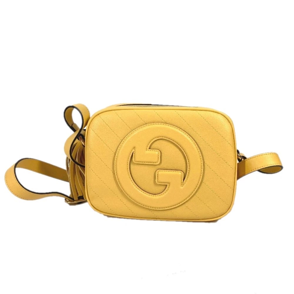 GUCCI INTERLOCKING G TASSEL BLONDY SMALL SHOULDER BAG: GUCCI interlocking G tassel Blondy Small Shoulder Bag Brand: GUCCI Type/Style: Shoulder Bag Material: Leather Color: yellow Size: W8.3xH6.1xD2.0inch / W21cmxH15.5cmxD5cm Accessories: None