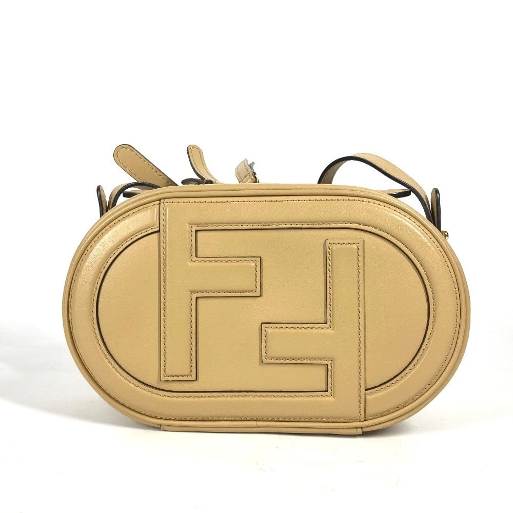 FENDI POCHETTE MINI CAMERA CASE 2WAY BAG: FENDI Pochette MINI CAMERA CASE 2WAY BAG Brand: FENDI Type/Style: Shoulder Bag Material: Leather Color: Beige Size: W7.9xH4.5xD2.6inch / W20cmxH11.5cmxD6.5cm Accessories: None Accessories