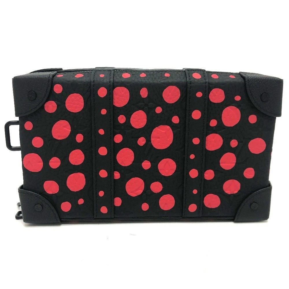 LOUIS VUITTON MONOGRAM DOTS SOFT TRUNK WALLET SHOULDER BAG: LOUIS VUITTON Monogram dots Soft Trunk wallet Shoulder Bag Brand: LOUIS VUITTON Type/Style: Shoulder Bag Material: Taurillon CleceLeather Color: Black Size: W9.1xH5.9xD2.2inch / W23cmxH15cmxD5.5cm