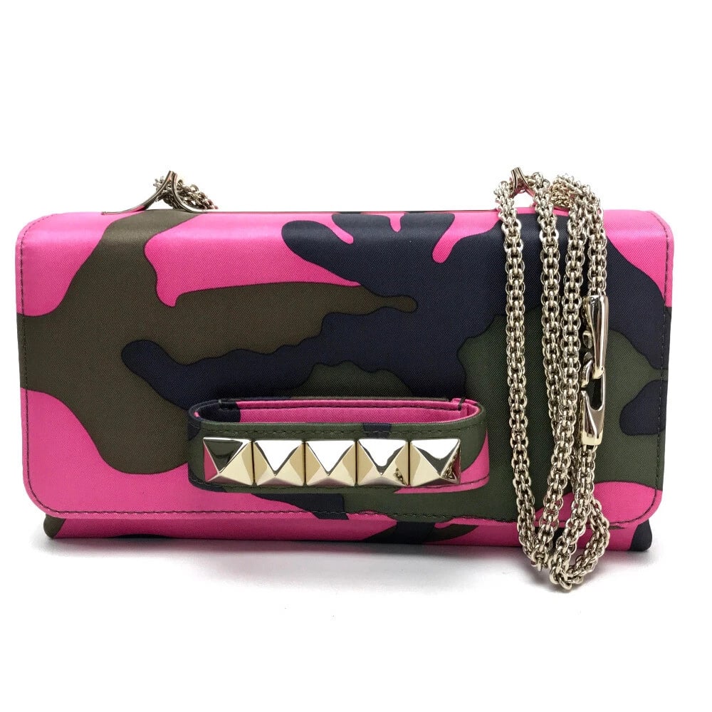VALENTINO GARAVANI CAMOUFLAGE CLUTCH BAG: VALENTINO GARAVANI Camouflage Clutch Bag Brand: Valentino Garavani Type/Style: Shoulder bag Material: Nylon Color: Pink Size: W9.4 x H5.7 x D2.4inch / W24cm x H14.5cm x D6cm Accessories: None