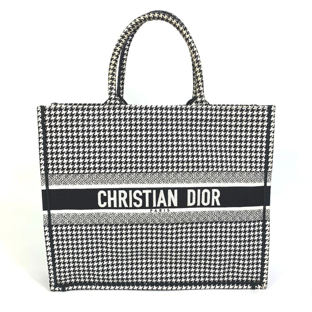 DIOR STAGGERED PATTERN HOUND TOOTH EMBROIDERY BOOK TOTE TOTE BAG: Dior Staggered pattern Hound Tooth Embroidery Book tote Tote Bag Brand: Dior Type/Style: Tote Bag Material: Canvas Color: White/Black Size: W15.7xH13.4xD6.9inch / W40cmxH34cmxD17.5cm Handle: 15.7inch 