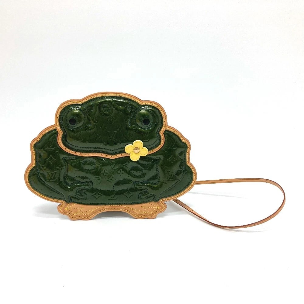 LOUIS VUITTON MONOGRAMVERNIS SHOULDER BAG: LOUIS VUITTON MonogramVernis Shoulder Bag Brand: LOUIS VUITTON Type/Style: Shoulder Bag Material: Monogram Vernis Color: Green Size: W8.6xH6.1inch / W21.8cmxH15.5cm Handle: 0.2inch / 0.4cm Accesso