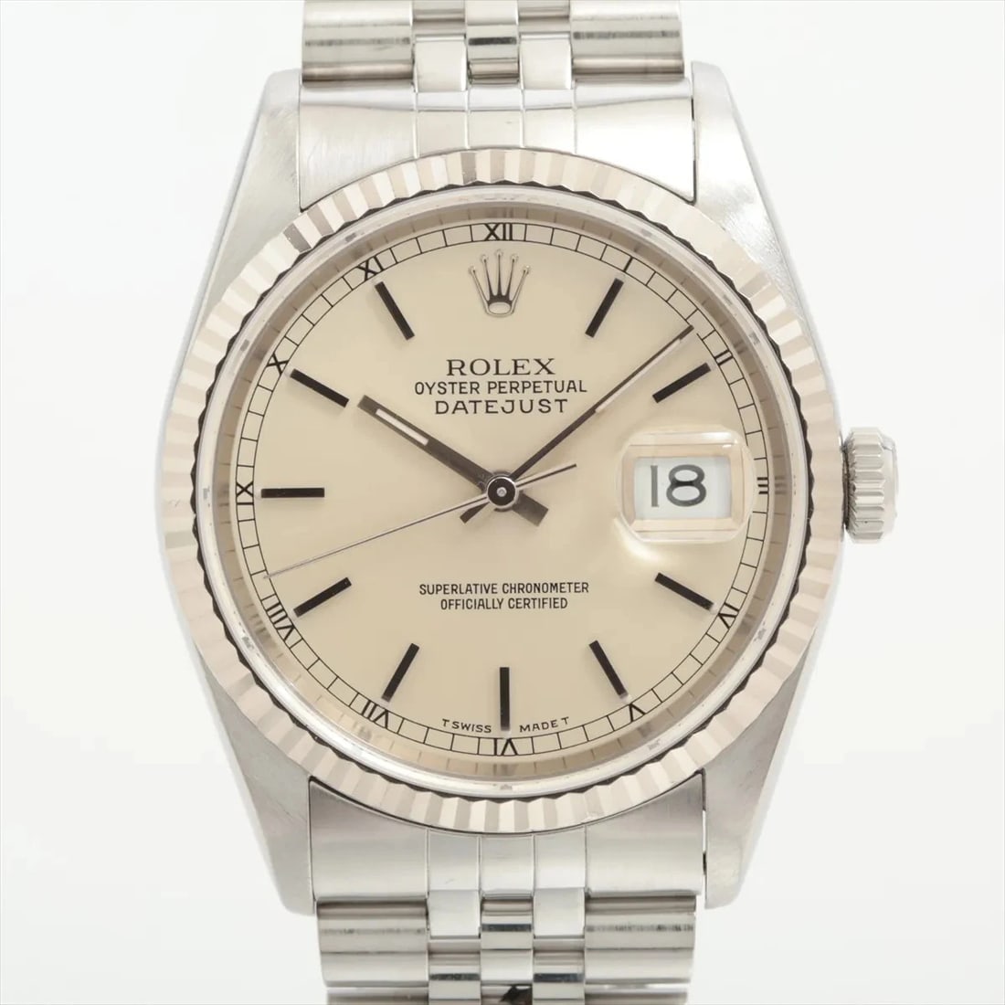 ROLEX DATEJUST 36 AT SILVER WATCH: Rolex Datejust 36 At Silver Watch Brand: Rolex Type/Style: Wristwatch Material: SS?WG Color: Dial Color Silver Size: Case:W1.2 x H1.2inch / W36 x H36 Circumference of Wrist:6.9inch / 17.5 Accessor