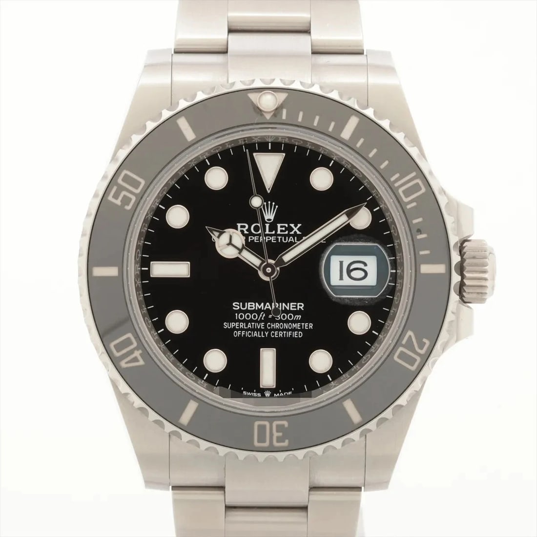 ROLEX SUBMARINER DATE SS AT BLACK DIAL WATCH: Rolex Submariner Date Ss At Black Dial Watch Brand: Rolex Type/Style: Wristwatch Material: SS Color: Dial Color Black Size: Case:W1.6 x H1.6inch / W41 x H41 Circumference of Wrist:7.1inch / 18 Acc