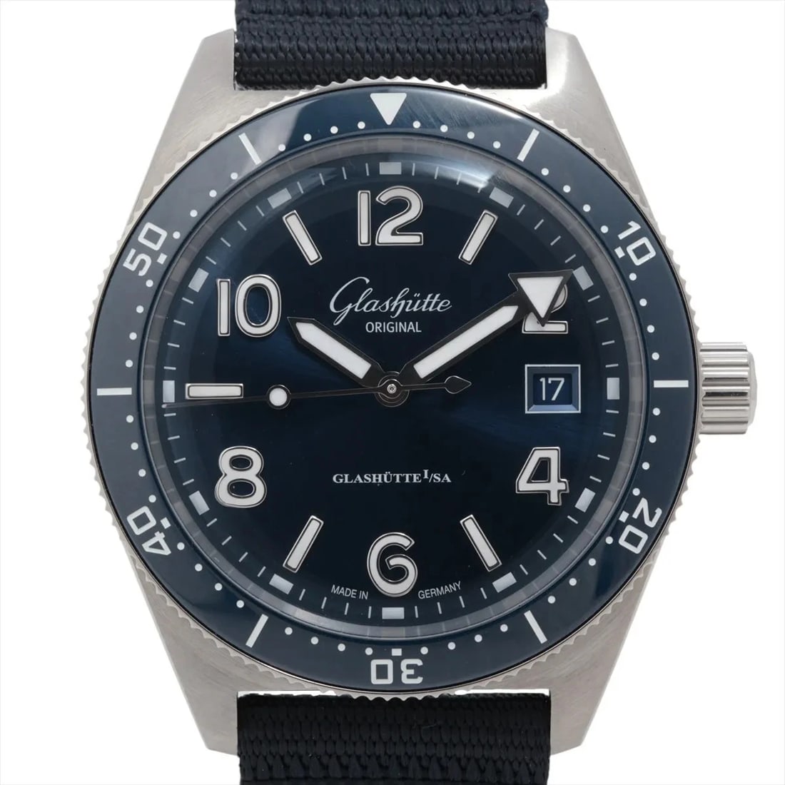 GLASHUTTE ORIGINAL SS & NYLON AT BLUE DIAL WATCH: Glashutte Original Ss & Nylon At Blue Dial Watch Brand: Glashutte Original Type/Style: Wristwatch Material: SS x synthetic Color: Dial Color Blue Size: Case:W1.2 x H1.2inch / W39.5 x H39.5 Circumferen