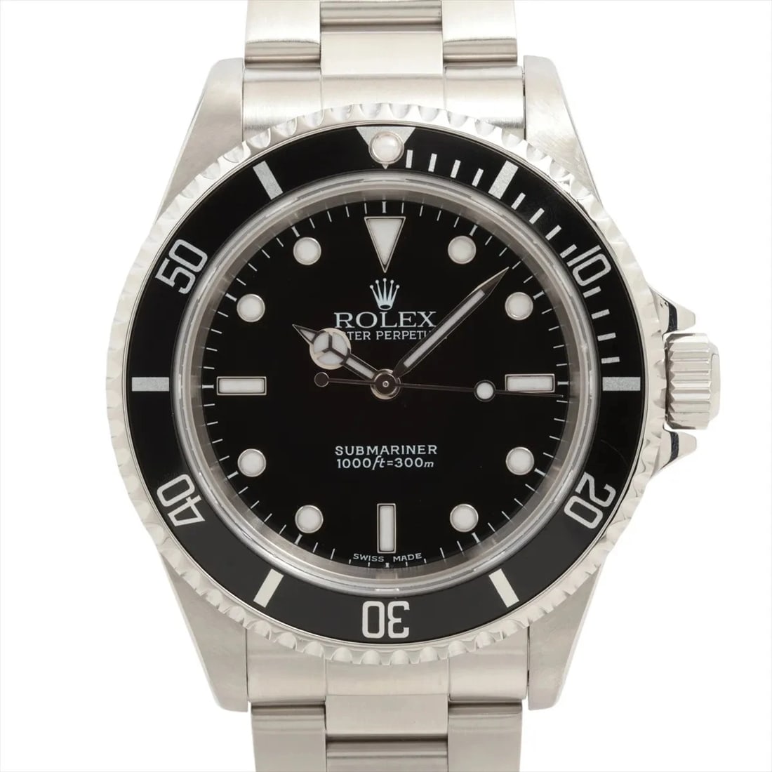 ROLEX SUBMARINER SS AT BLACK DIAL WATCH: Rolex Submariner Ss At Black Dial Watch Brand: Rolex Type/Style: Wristwatch Material: SS Color: Dial Color Black Size: Case:W1.6 x H1.6inch / W40 x H40 Circumference of Wrist:7.5inch / 19 Accessor