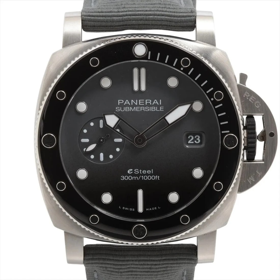 PANERAI SUBMERSIBLE KUALANTA QUATRO SS & NYLON AT GREY WATCH: Panerai Submersible Kualanta Quatro Ss & Nylon At Grey Watch Brand: Panerai Type/Style: Wristwatch Material: SS & Nylon Color: Dial Color gray gradation Size: Case:W1.6 x H1.6inch / W44 x H44 Circumfe