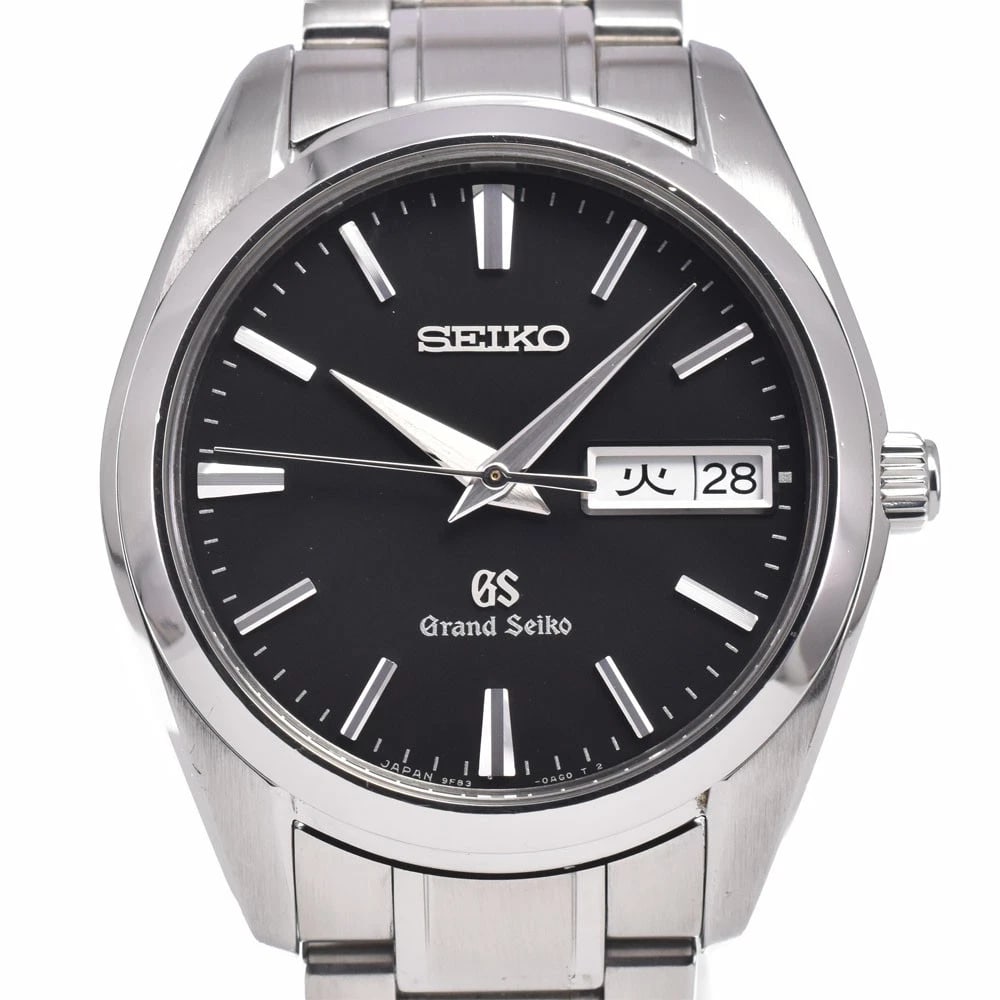 SEIKO GRAND DATE BLACK DIAL QUARTZ WATCH: Seiko Grand Date Black Dial Quartz Watch Brand: SEIKO Type/Style: Wristwatch Material: Band Material Stainless Steel, Case Material Stainless Steel Color: Case Color Silver, Band Color Silver, Dial