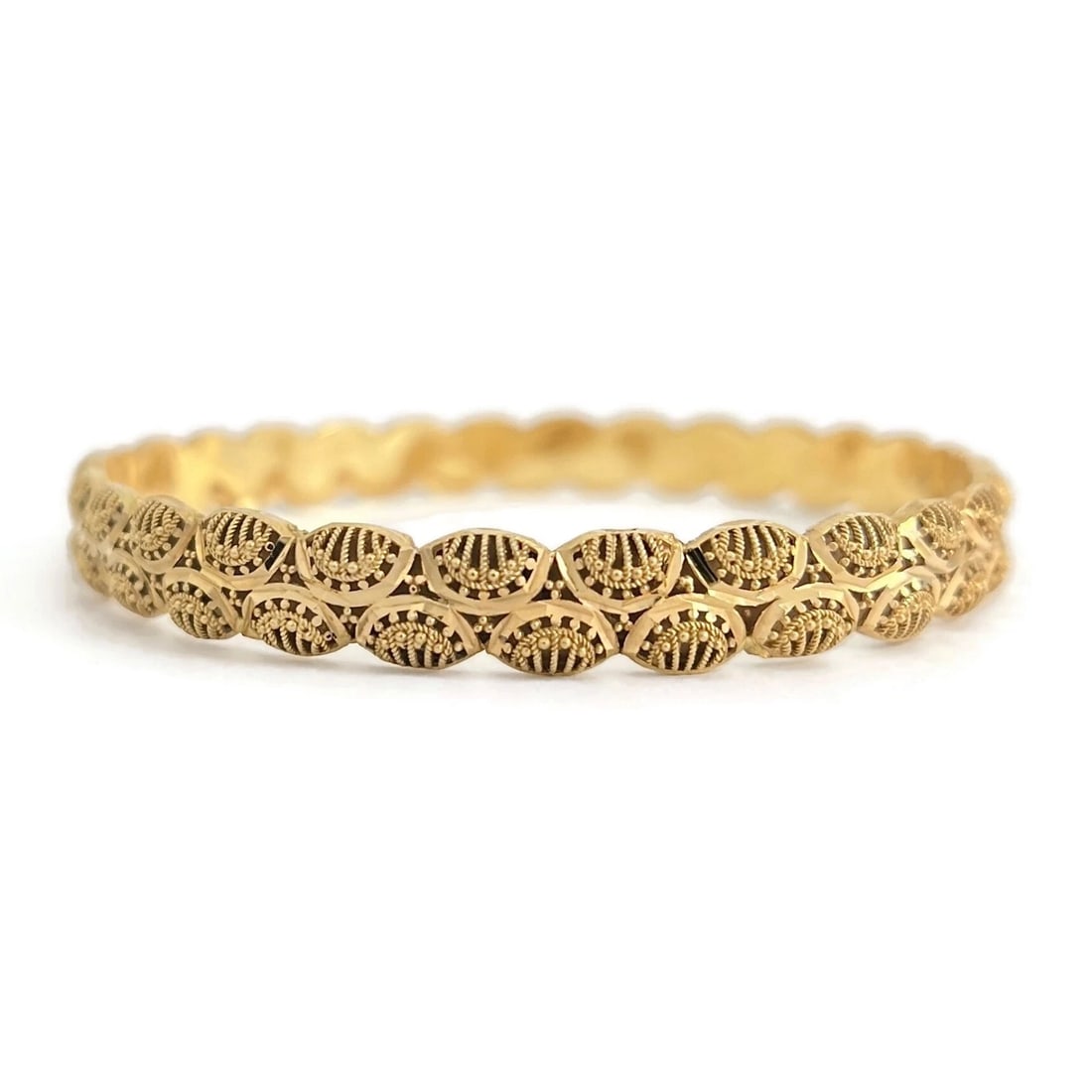 FILIGREE ORNATE BANGLE BRACELET 21K YELLOW GOLD: Filigree Ornate Bangle Bracelet 21K Yellow Gold Brand: Estate Type/Style: Bracelet Material: 21K Yellow Gold, Color: Gold Size: Length: 7 inches inner circumference Width: 7.5 mm Accessories: None