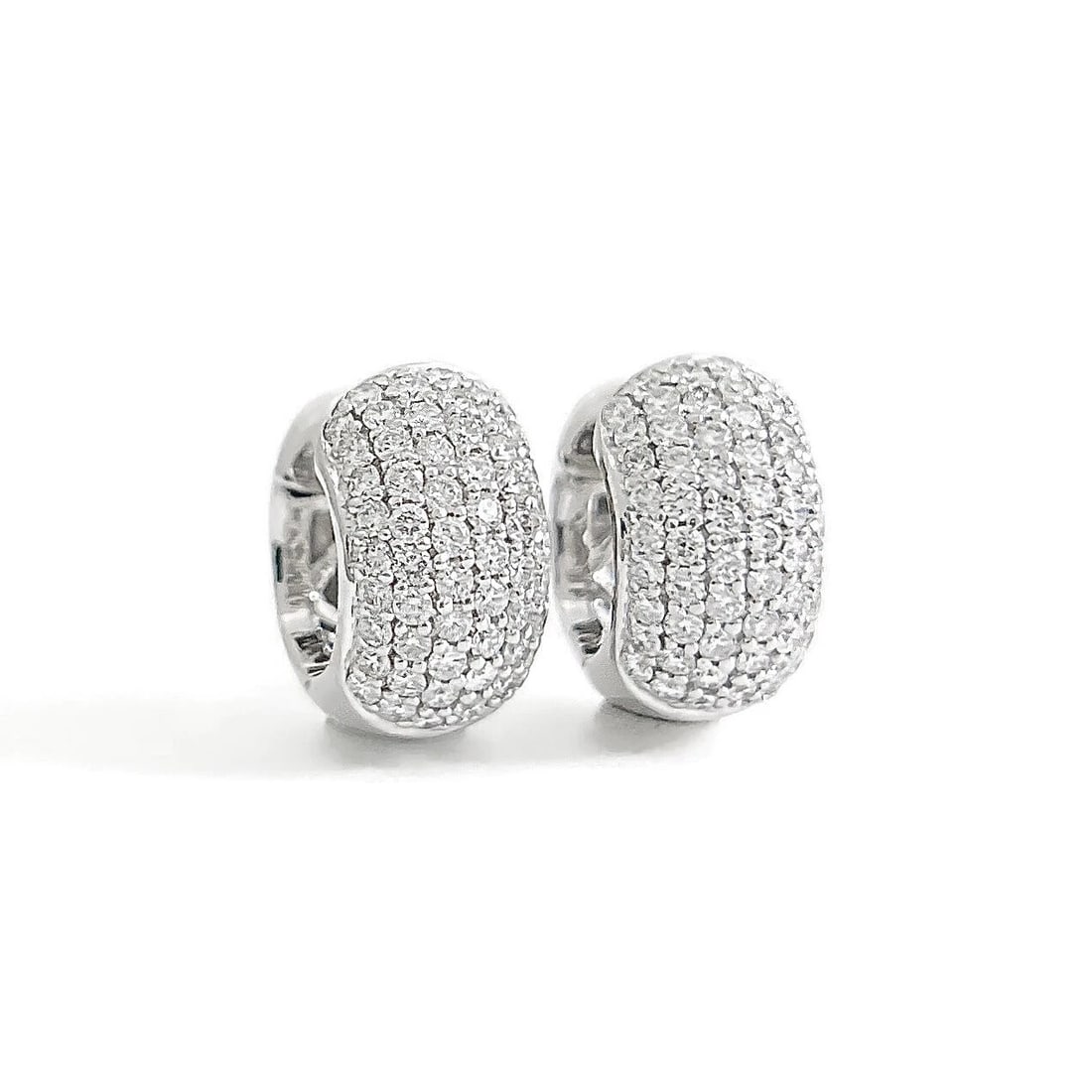 WIDE PAVE DIAMOND SMALL EARRINGS 14K WHITE GOLD: Wide Pave Diamond Small Earrings 14K White Gold Brand: Unbranded Type/Style: Earrings Material: 14K White Gold, Main Stone Natural Color: Silver Size: Length: 13.5 mm Width: 8 mm Accessories: None