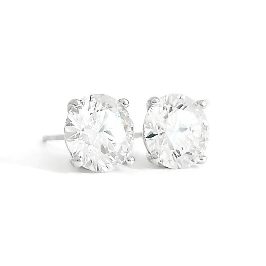ROUND DIAMOND STUD EARRINGS 14K WHITE GOLD: Round Diamond Stud Earrings 14K White Gold Brand: Unbranded Type/Style: Earrings Material: 14K White Gold, Main Stone Natural Color: White Size: Measurements: 9.1 mm - 9.2 mm Accessories: None