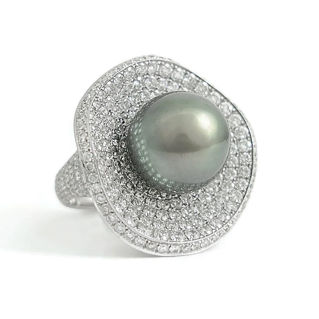 GRAY PEARL PAVE DIAMOND RING 18K WHITE GOLD: Gray Pearl Pave Diamond Ring 18K White Gold Brand: Unbranded Type/Style: Ring Material: 18K White Gold, Main Stone Natural Color: Silver Size: 8 US Accessories: None Accessories Notice: Wh