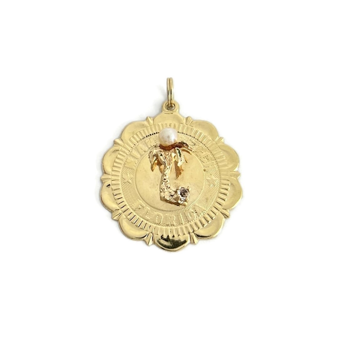 MIAMI BEACH FLORIDA PALM TREE PENDANT CHARM 14K YELLOW GOLD: Miami Beach Florida Palm Tree Pendant Charm 14K Yellow Gold Brand: Estate Type/Style: Pendant Material: 14K Yellow Gold, Color: Gold Size: Measurements: 1.25 inches (with bale) x 1 inches Accessor