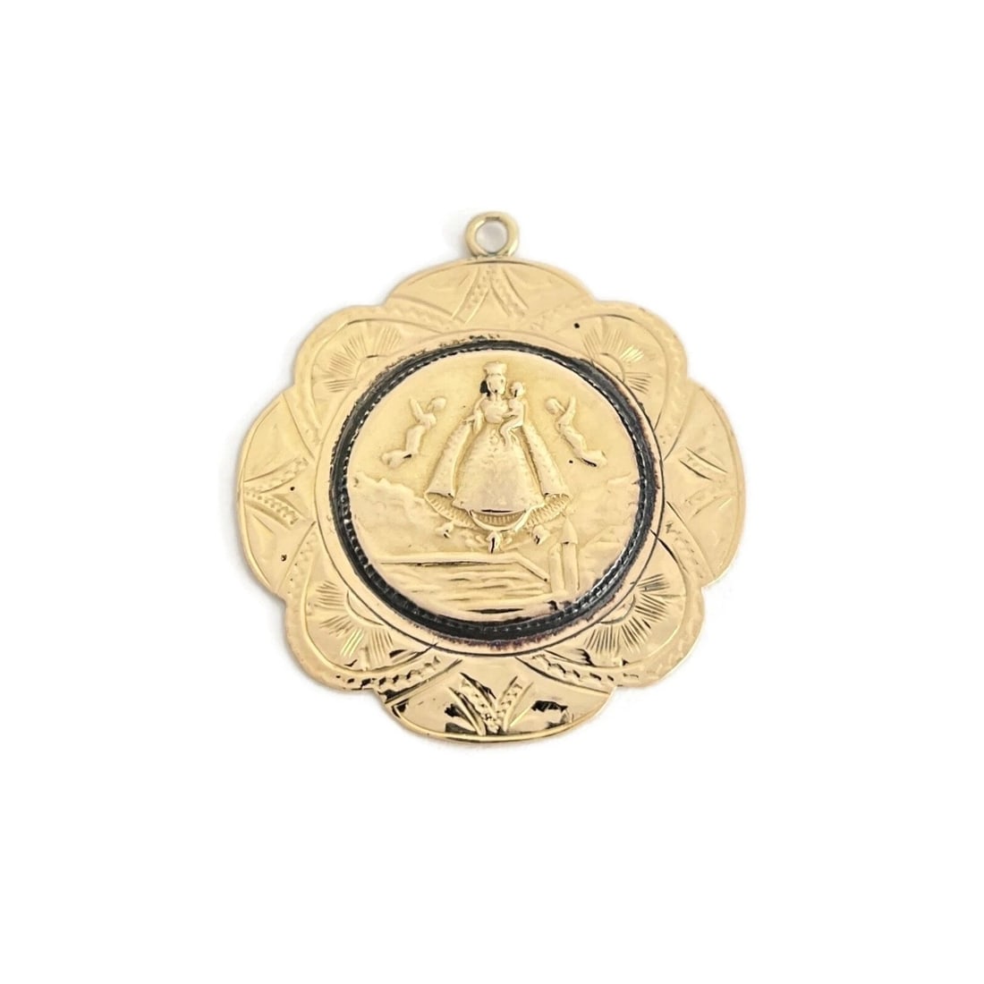 MASTER OF ANDRE MADONNA RELIGIOUS PENDANT CHARM 18K YELLOW GOLD: Master of Andre Madonna Religious Pendant Charm 18K Yellow Gold Brand: Estate Type/Style: Pendant Material: 18K Yellow Gold, Color: Gold Size: Measurements: 1.25 inches (with bale) x 1.1 inches Ac