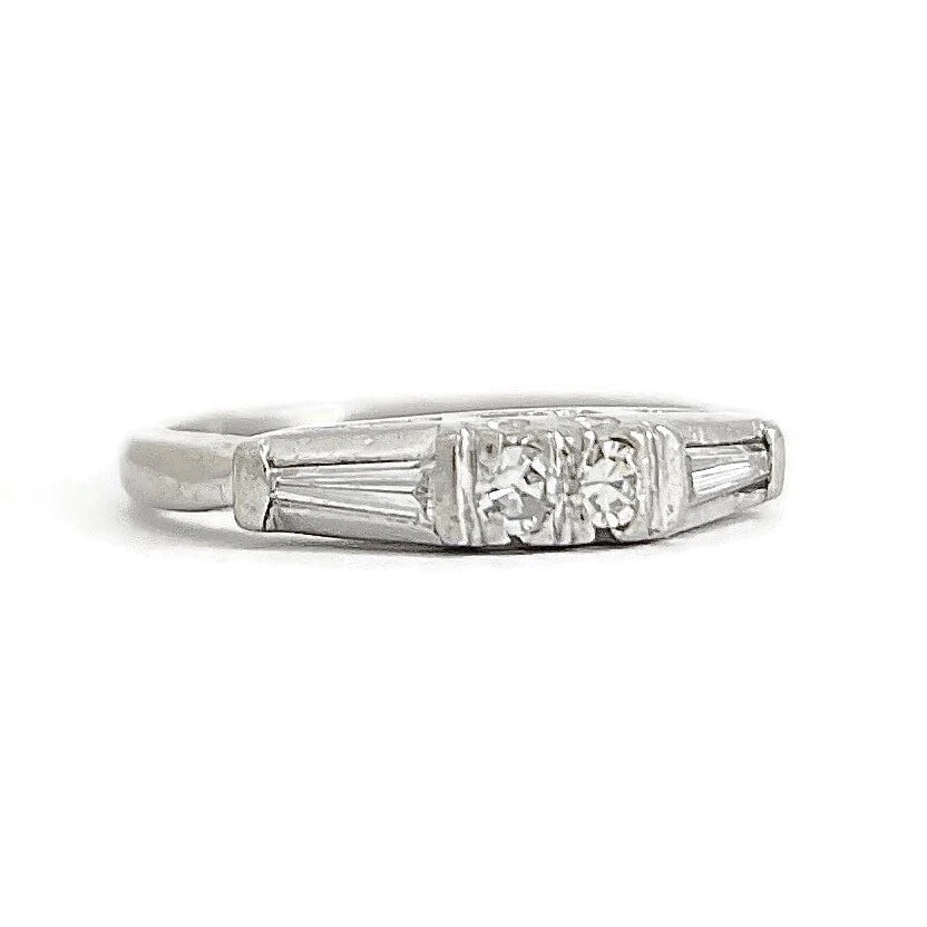 DIAMOND ENGAGEMENT RING PLATINUM: Diamond Engagement Ring Platinum Brand: Unbranded Type/Style: Ring Material: Platinum, Main Stone Natural Color: Silver Size: 4.5 US Accessories: None Accessories Notice: When purchasing p