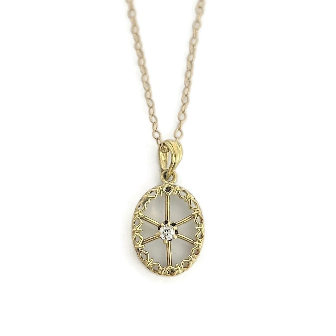 DIAMOND PENDANT NECKLACE 14K YELLOW GOLD: Diamond Pendant Necklace 14K Yellow Gold Brand: Unbranded Type/Style: Necklace Material: 14K Yellow Gold, Main Stone Natural Color: Gold Size: Length: 17.5 inches Pendant: 18 mm (with bale) x 9.6 mm