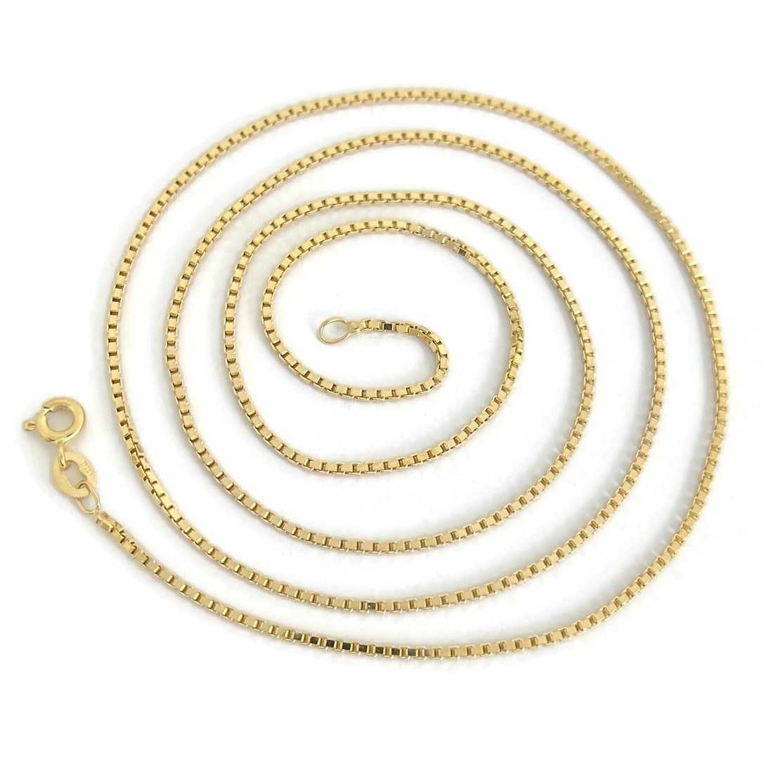 LONG THIN BOX CHAIN NECKLACE 14K YELLOW GOLD: Long Thin Box Chain Necklace 14K Yellow Gold Brand: Unbranded Type/Style: Necklace Material: 14K Yellow Gold, Color: Gold Size: Length: 24 inch Width: 1.4 mm Accessories: None Accessories