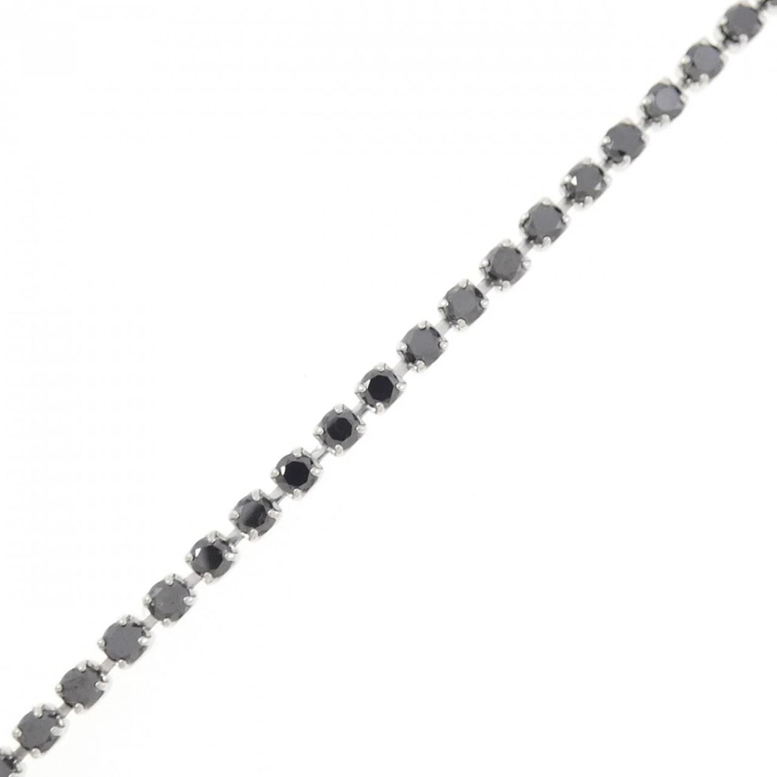 K18WG DIAMOND BRACELET: K18WG Diamond Bracelet Brand: Unbranded Type/Style: Bracelet Material: K18 white gold, Color: WG Size: Actual Size Max width approx.: 2.4mm Size 16.5cm Accessories: None Accessories Notice