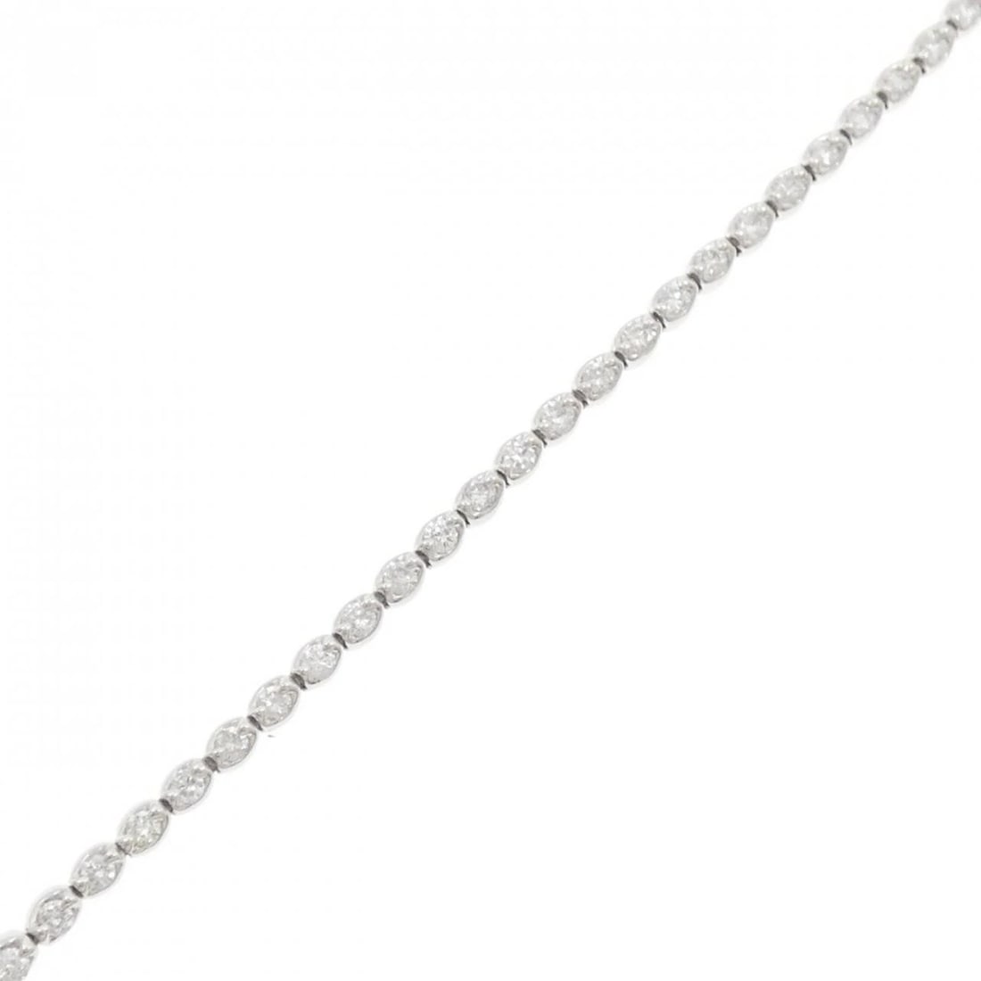 K18WG DIAMOND BRACELET: K18WG Diamond Bracelet Brand: Unbranded Type/Style: Bracelet Material: K18 white gold, Color: WG Size: Actual Size Max width approx.: 2.4mm Size 18.5cm Accessories: None Accessories Notice: When