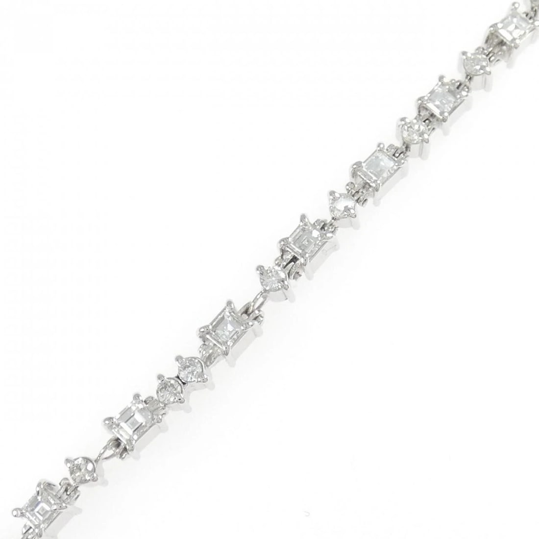 K18WG DIAMOND BRACELET: K18WG diamond bracelet Brand: Unbranded Type/Style: Bracelet Material: K18 white gold, Color: WG Size: Actual Size Max width approx: 3.5mm Size 15.5-21cm Accessories: None Accessories Notice: When