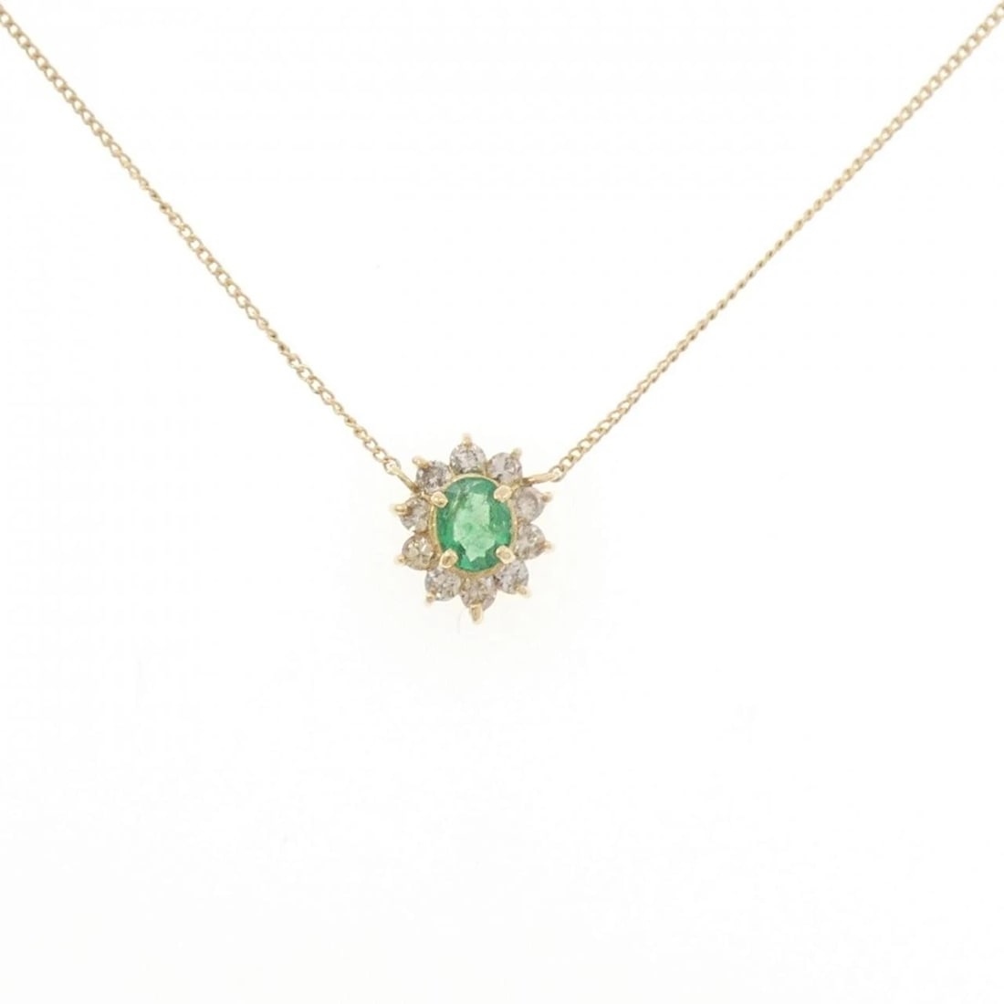 K18YG EMERALD NECKLACE: K18YG Emerald Necklace Brand: Unbranded Type/Style: Emerald Necklace Material: K18 yellow gold, Main Stone Emerald Color: YG Size: Actual Size Pendant length approx. x width approx.: 10.4mmx8.6mm