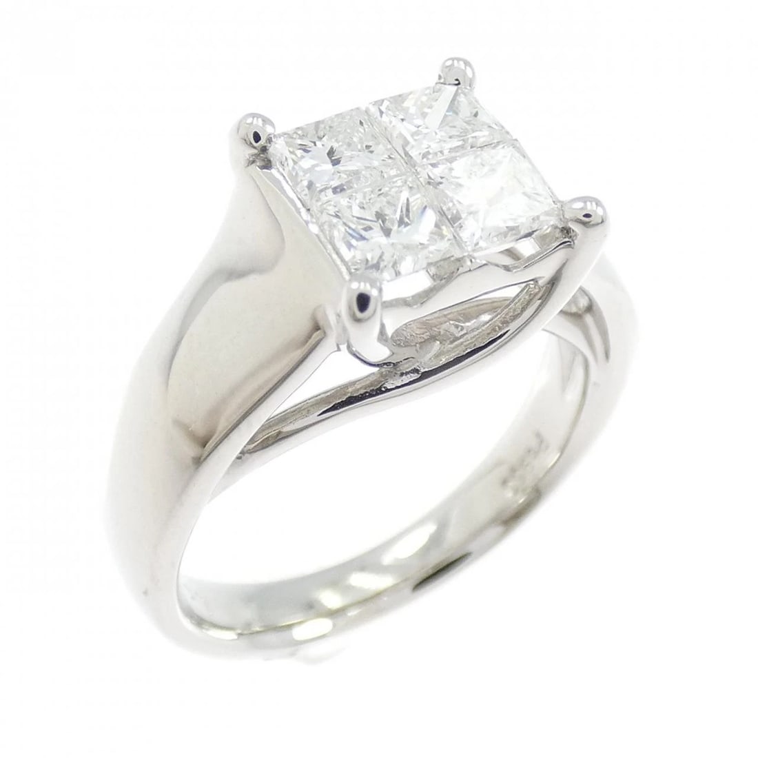 PT900 DIAMOND RING: PT900 Diamond Ring Brand: Unbranded Type/Style: Diamond Ring Material: PT900, Color: PT Size: US4 1/2 Accessories: None Accessories Notice: When purchasing pre-owned goods, please refer to the photos