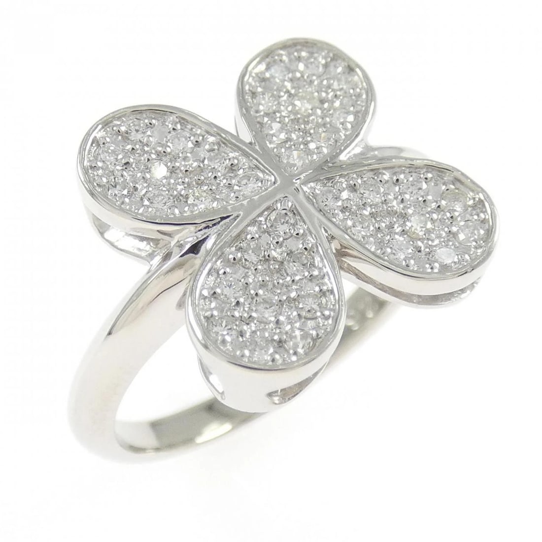 PT900 CLOVER DIAMOND RING: PT900 Clover Diamond Ring Brand: Unbranded Type/Style: Diamond Ring Material: PT900, Color: PT Size: US6 1/4 Accessories: None Accessories Notice: When purchasing pre-owned goods, please refer to the