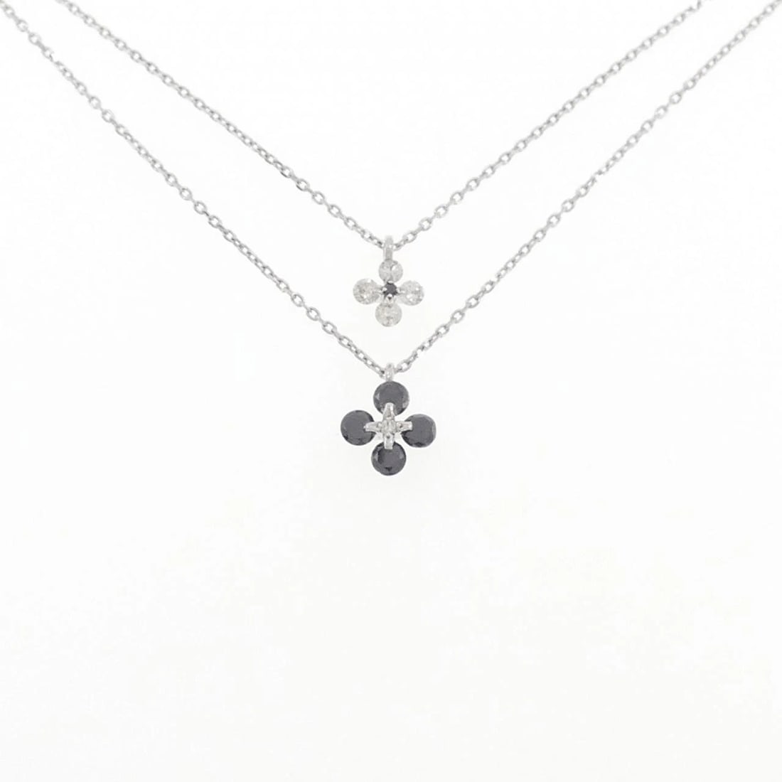 K18WG FLOWER DIAMOND NECKLACE: K18WG Flower Diamond Necklace Brand: Unbranded Type/Style: Diamond Necklace Material: K18WG, Color: WG Size: Actual Size Pendant length approx. x width approx.: 7.2mmx7.2mm Chain maximum width