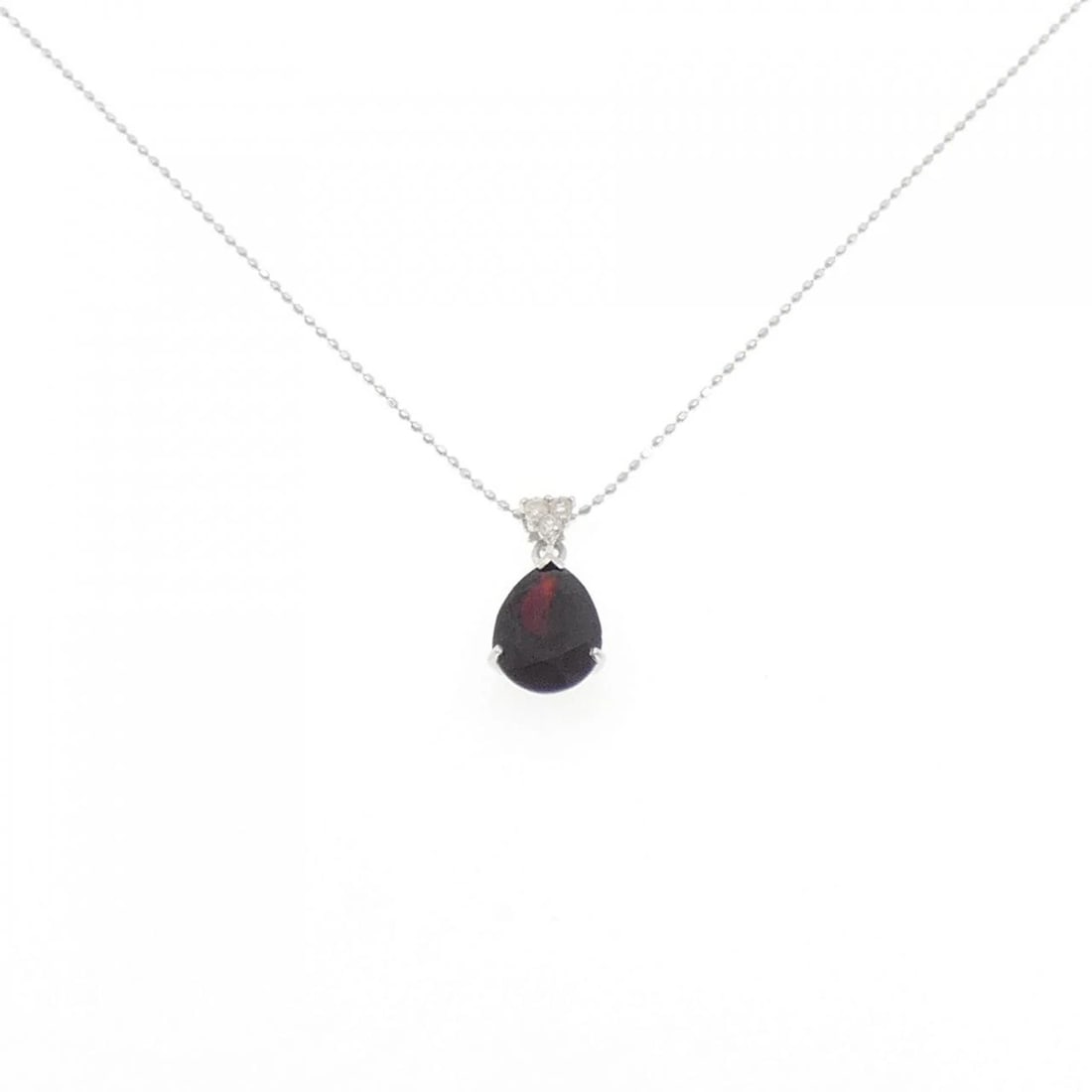 K18WG GARNET NECKLACE: K18WG Garnet Necklace Brand: Unbranded Type/Style: Garnet Necklace Material: K18WG, Main Stone Garnet Color: WG Size: Actual Size Pendant length approx. x width approx.: 15.7mmx8.3mm Chain maximum