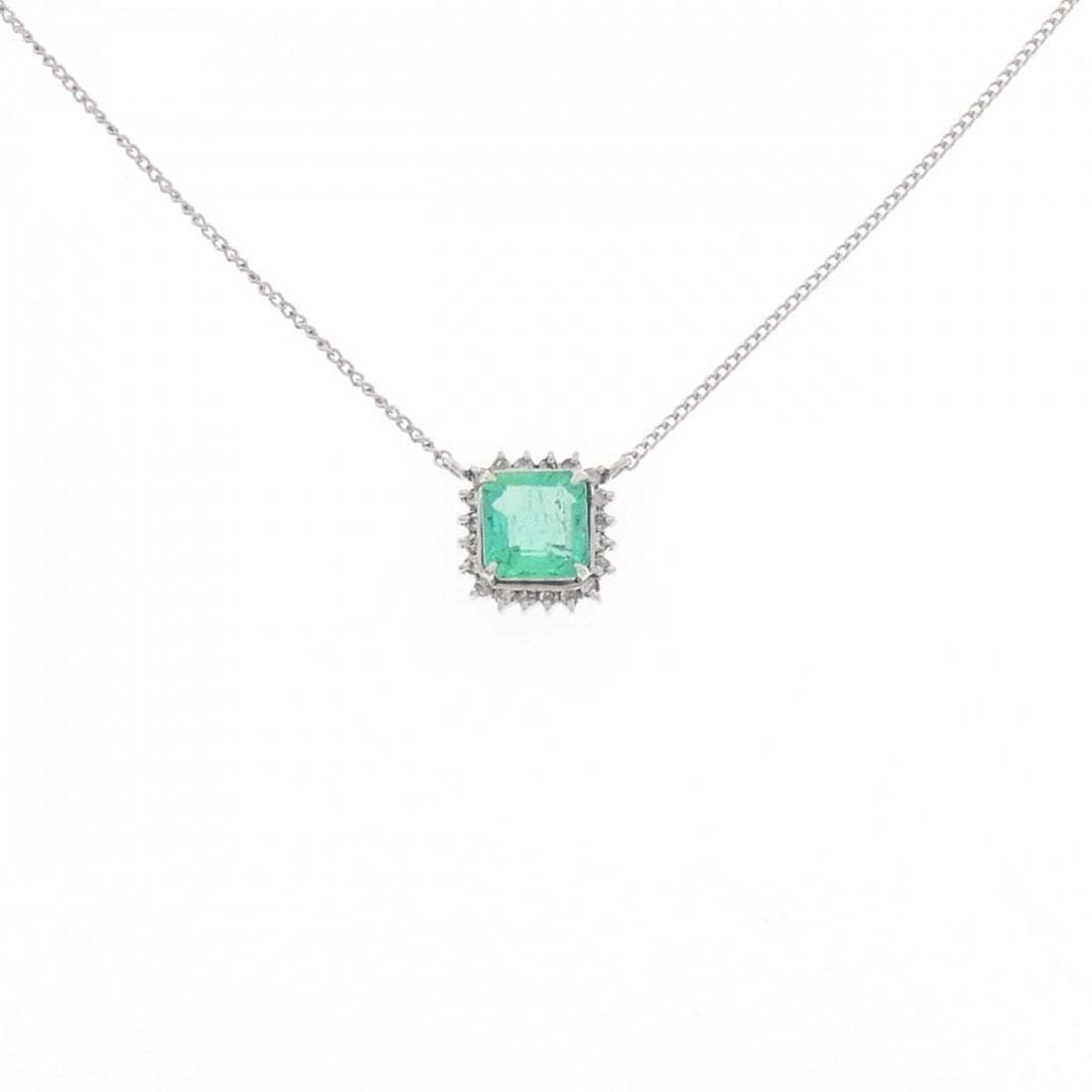 PT850 EMERALD NECKLACE: PT850 Emerald Necklace Brand: Unbranded Type/Style: Emerald Necklace Material: PT850, Main Stone Emerald Color: PT Size: Actual Size Pendant length approx. x width approx.: 8.8mmx8.6mm Chain maximum