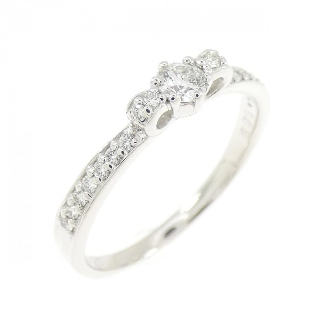 K18WG DIAMOND RING: K18WG Diamond Ring Brand: Unbranded Type/Style: Diamond Ring Material: K18WG, Color: WG Size: US5 1/4 Accessories: None Accessories Notice: When purchasing pre-owned goods, please refer to the photos