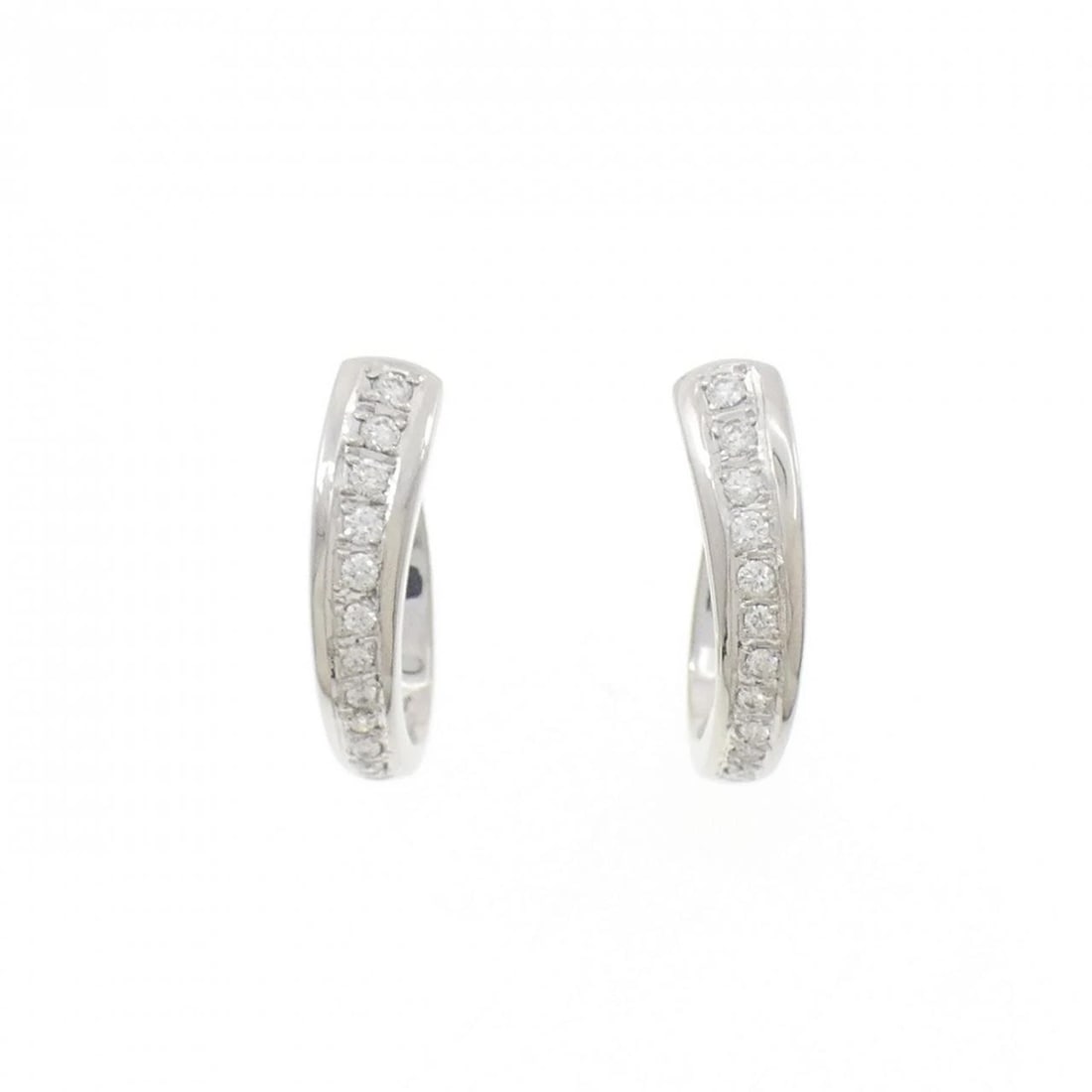 PT900 DIAMOND PIERCE: PT900 Diamond Pierce Brand: Unbranded Type/Style: Diamond Pierce/Earring Material: PT900, Color: PT Size: Actual Size Approx. length x width: 14.8mm x 4.2mm Accessories: None Accessories Notice: When