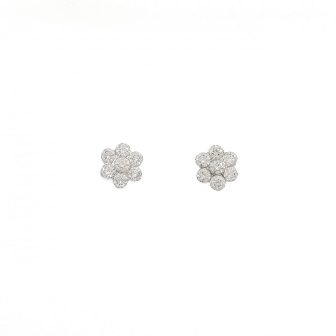 K18WG FLOWER DIAMOND PIERCE: K18WG Flower Diamond Pierce Brand: Unbranded Type/Style: Diamond Pierce/Earring Material: K18WG, Color: WG Size: Actual Size Approx. height x width: 7.0mm x 6.5mm Accessories: None Accessories