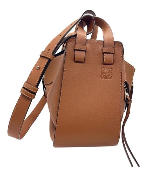 LOEWE HAMMOCK SMALL SHOULDER BAG: LOEWE Hammock Small Shoulder Bag Brand: LOEWE Type/Style: Shoulder Bag Material: None Color: Brown Size: H:23cm / W:28.5cm / D:13.5cm Accessories: None Accessories Notice: When purchasing pre-owned