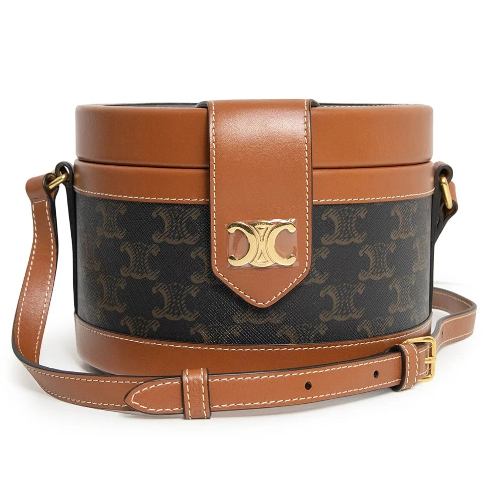 CELINE TAMBOUR MEDIUM TRIOMPHE SHOULDER BAG: CELINE Tambour Medium Triomphe Shoulder Bag Brand: CELINE Type/Style: Shoulder Bag Material: Triomphe Canvas / Calfskin (Cowhide) Color: Brown Size: W: 17.5cm x H: 12.5cm x D: 17.5cm Accessories: