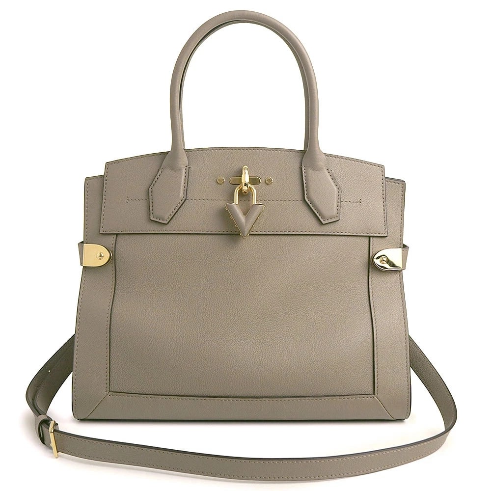 LOUIS VUITTON MM SHEEPSKIN GALET BEIGE: LOUIS VUITTON MM Sheepskin Galet Beige Brand: LOUIS VUITTON Type/Style: Handbag Material: Grain Calf Leather / Sheepskin Color: Gale (Beige) Size: W:32cm x H:27cm x D:15cm Accessories: None