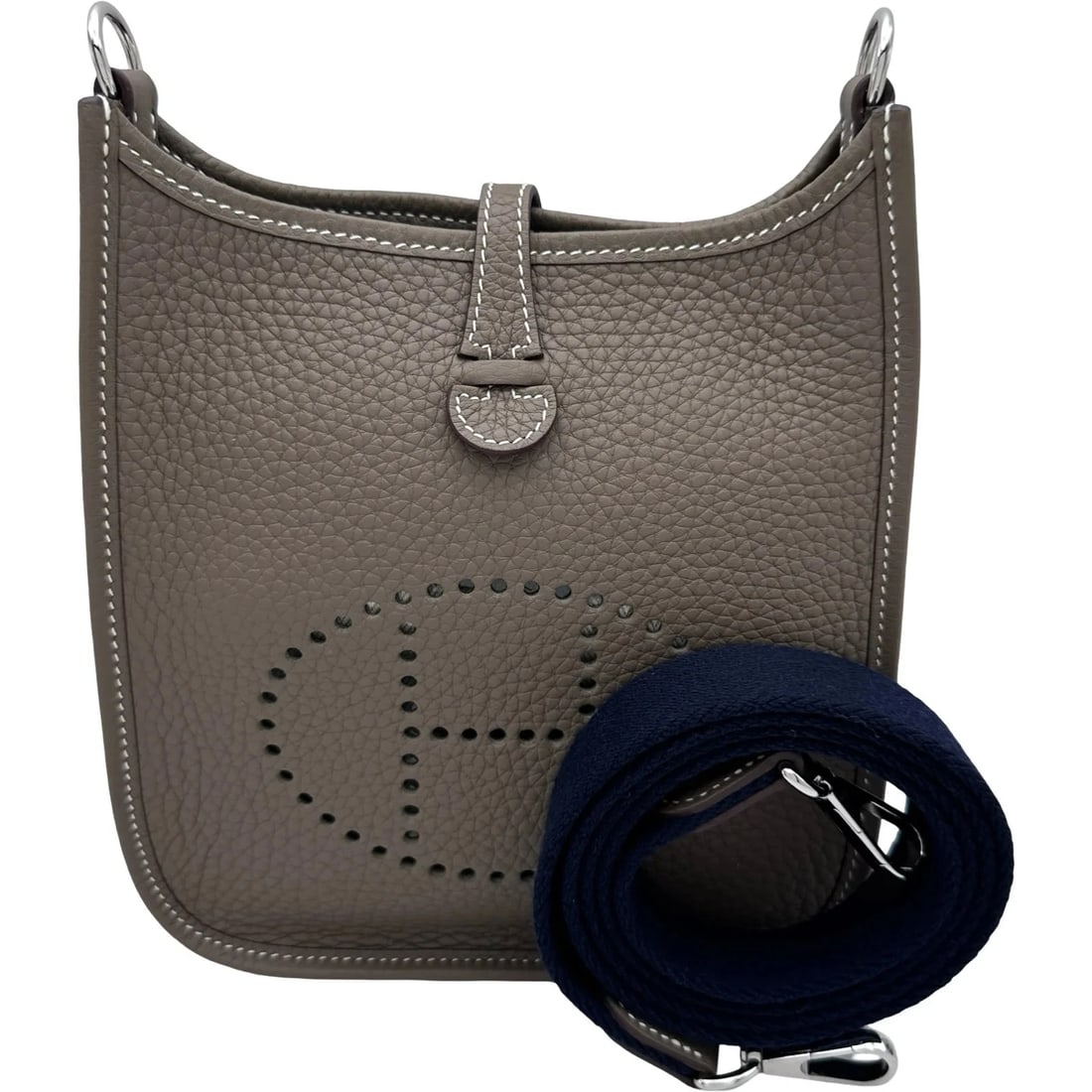 HERMES ETOUPE ? SHW TAURILLON SHOULDER BAG: HERMES Etoupe ? SHW Taurillon Shoulder Bag Brand: HERMES Type/Style: Shoulder Bag Material: Taurillon Color: Etoupe x / SV Hardware Size: W: 116cm / H: 18cm / D: 5.5cm Accessories: None Accessories
