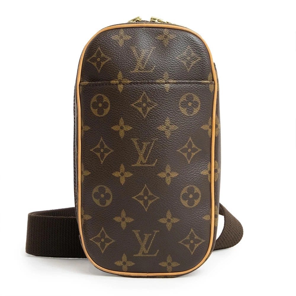 LOUIS VUITTON GANGE BODY BAG MONOGRAM: LOUIS VUITTON Gange Body Bag Monogram Brand: LOUIS VUITTON Type/Style: Body Bag Material: Monogram Color: Brown Size: W: 12cm x H: 22cm x D: 5cm Accessories: None Accessories Notice: When purchasing