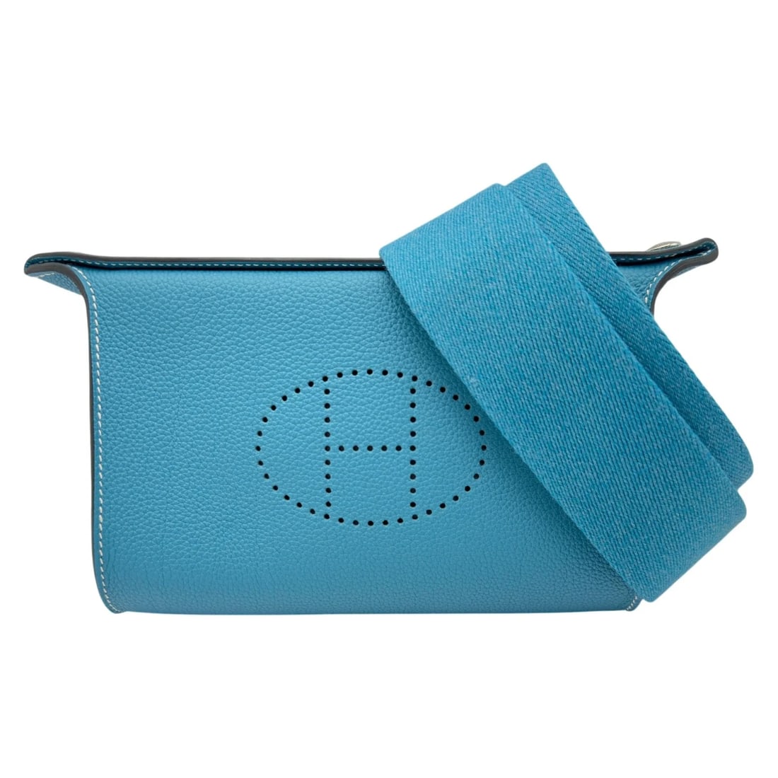 HERMES STAMP BLUE JEAN/SHW TOGO SHOULDER BAG: HERMES Stamp Blue Jean/SHW Togo Shoulder Bag Brand: HERMES Type/Style: Shoulder Bag Material: Togo Color: Blue Jean // SV Hardware Size: W: 21.0cm / H: 13.5cm / D: 4.0cm Accessories: None