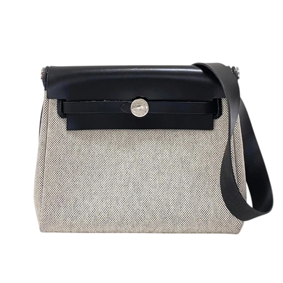 HERME BLACK & IVORY SHW TOILE HUNTER SHOULDER BAG: HERME Black & Ivory SHW Toile Hunter Shoulder Bag Brand: HERMES Type/Style: Shoulder Bag Material: Toile/Hunter Color: Black x Ivory / SV Hardware Size: W: 20cm / H: 17cm / D: 7cm Accessories: Non