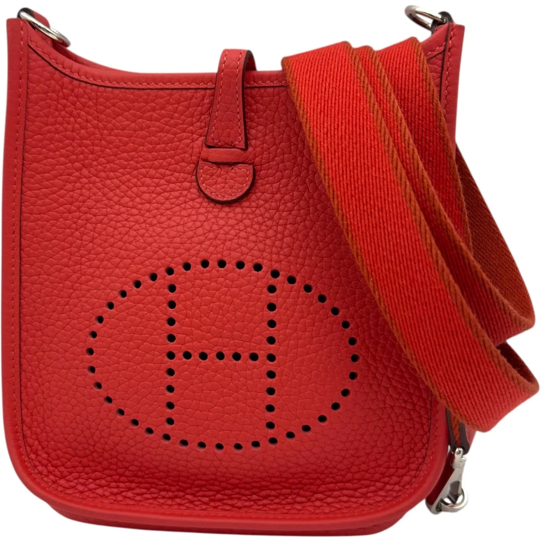 HERMES EVELYNE BOUGAINVILLEA SHW CLEMENCE SHOULDER BAG: Hermes Evelyne Bougainvillea SHW Clemence Shoulder Bag Brand: HERMES Type/Style: Shoulder Bag Material: Taurillon Color: Bougainvillea / SV Hardware Size: W: 17cm / H: 18.5cm / D: 4cm Accessories: